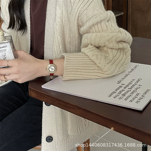 Women's Alloy Quartz Belt Watch Artistic Classic Retro Style Round Shape