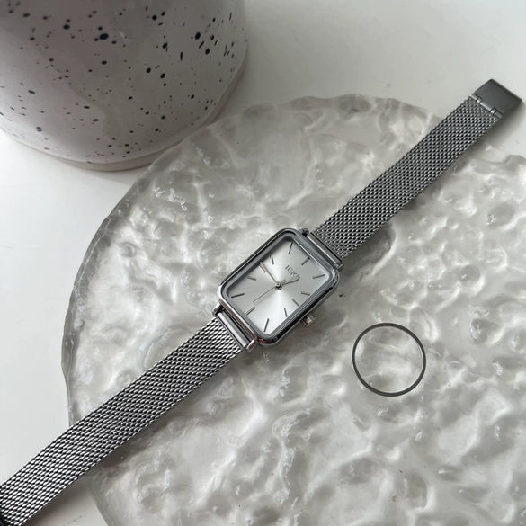 Women's Alloy Rectangular Stud Scale Quartz Watch Leisure Style