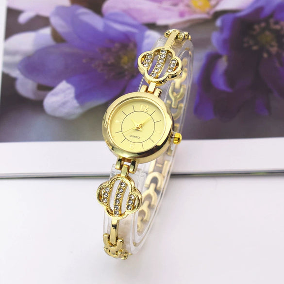 Women's Alloy Round Dial Leisure Fourleaf Clover Quartz Bracelet Watch