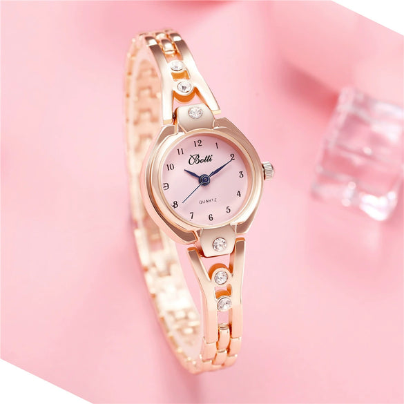Women's Alloy Round Dial Leisure Style Bracelet Watch
