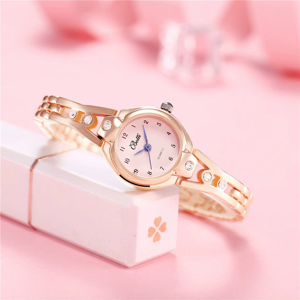 Women's Alloy Round Dial Leisure Style Bracelet Watch