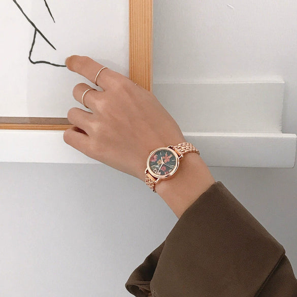 Women's Alloy Round Dial Retro Thin Chain Artistic Bracelet Watch Leisure Style