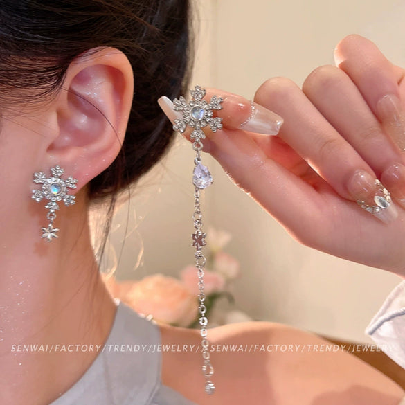 Women's Alloy 925 Silver Electroplated Asymmetric Snowflake Flower Tassel Earrings Light Luxury High End Temperament