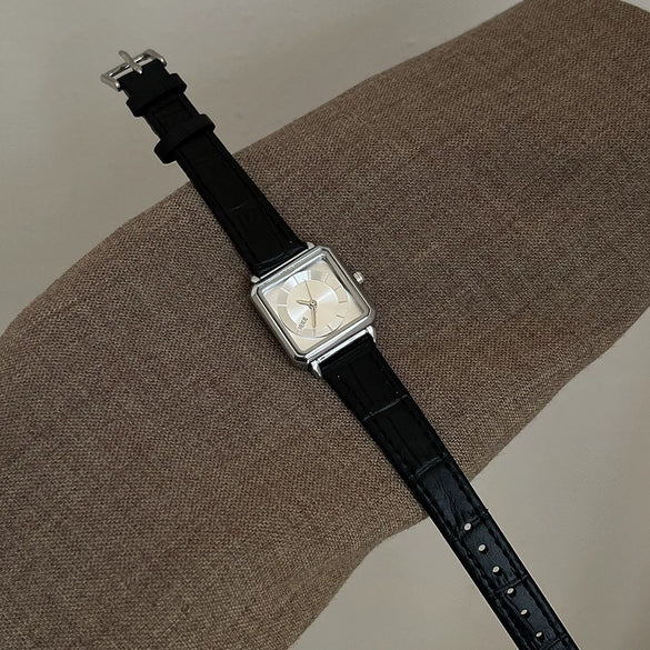 Women's Alloy Square Dial Medieval Style Simple Retro Watch
