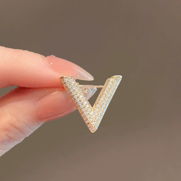 Women's Alloy Vshaped Rhinestone Electroplating Brooch With Geometric And Letter Patterns