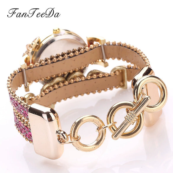 Women's Alloy Watch With Round Dial And Letter Pendant Leisure Style