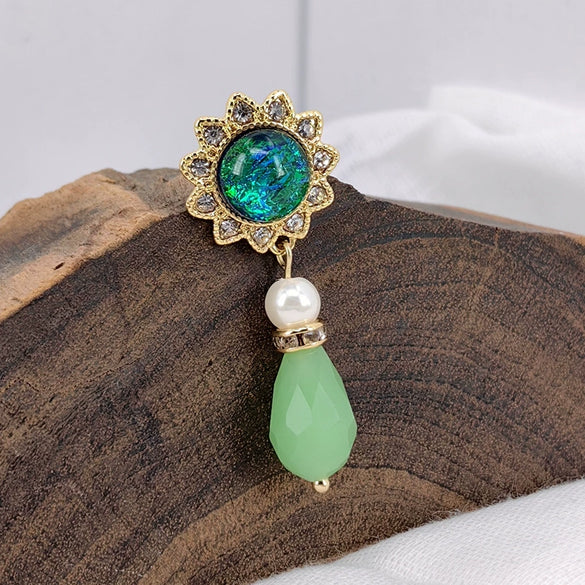 Women's Antique Geometric Glass Stud Earrings With Electroplated Alloy Construction And Silver Ear Posts