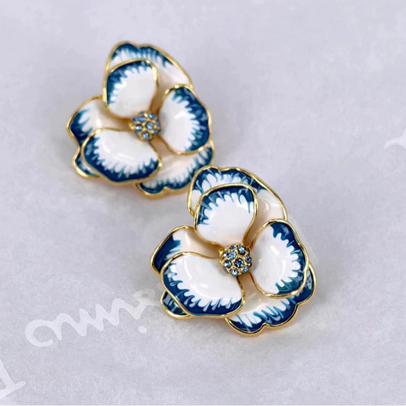 Women's Antique Style Gradient Flower Earrings With Enamel Glaze Electroplated Alloy And Silver Ear Posts