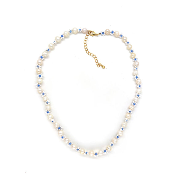 Women's Baroque Natural Pearl And Organic Glass Daisy Flower Handwoven Clavicle Chain With Geometric Styling
