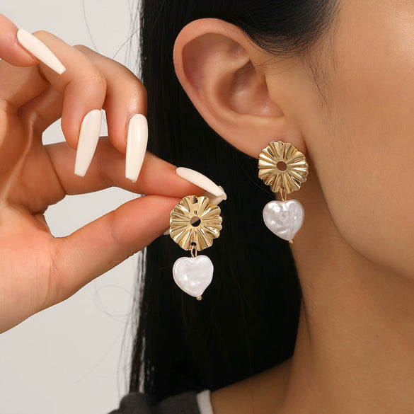 Women's Baroque Pearl Drop Earrings With Electroplated Iron Geometric Design Simple Vintage Fashion Jewelry
