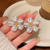 Women's Baroque Retro Alloy Pearl Flower Electroplated Earrings