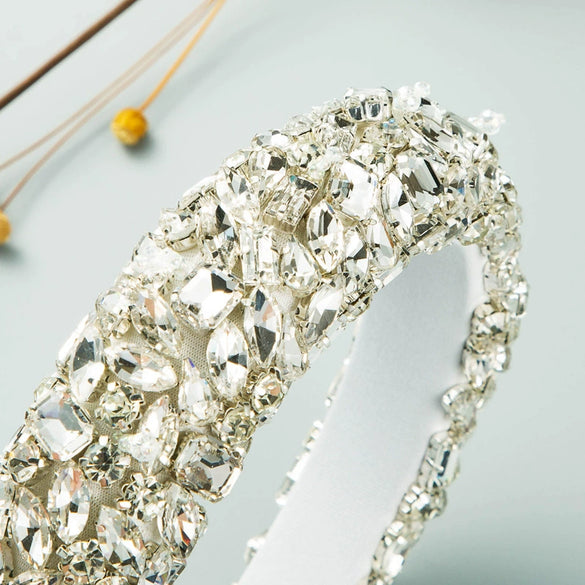 Women's Baroque Style Cloth Headband With Diamond Embellishment Hand Stitched Retro Light Luxury Hair Accessory
