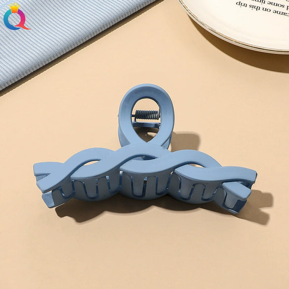Women's Blue Frosted Plastic Hair Claw Clip Handmade Shark Hairpin Versatile Hair Accessory