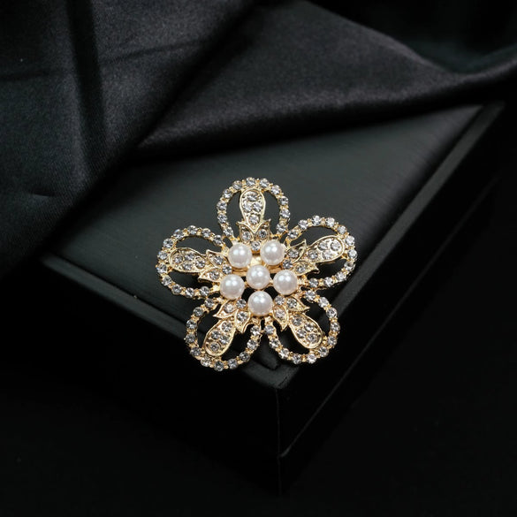 Women's Bowknot Leaf Pattern Zinc Alloy Brooch With Electroplating Process