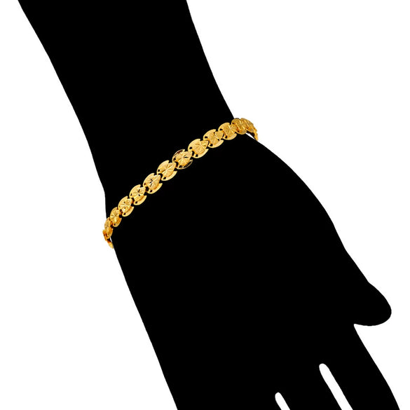 Women's Brass And Copper Zinc Alloy Heart Shape Goldplated Buckle Bracelet Jewelry
