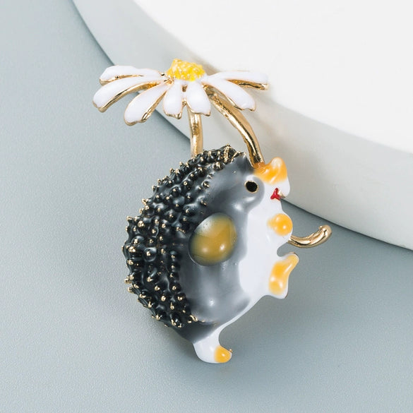 Women’s Cartoon Hedgehog Brooch Alloy Clothing Pin With Dripping Oil Finish Personality Decorative Fashion Accessory