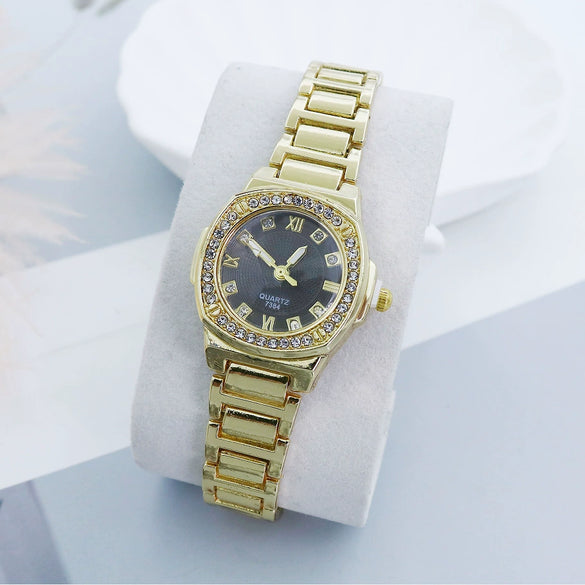 Women's Casual Alloy Breadshaped Square Dial Watch