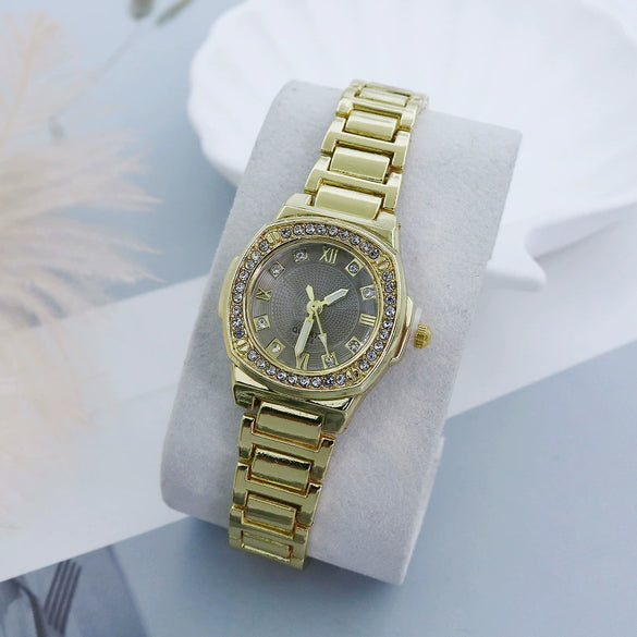 Women's Casual Alloy Breadshaped Square Dial Watch