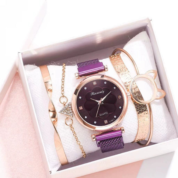 Women's Casual Alloy Case Quartz Watch Fivepiece Set With Magnet Strap And Diamond Flower Design