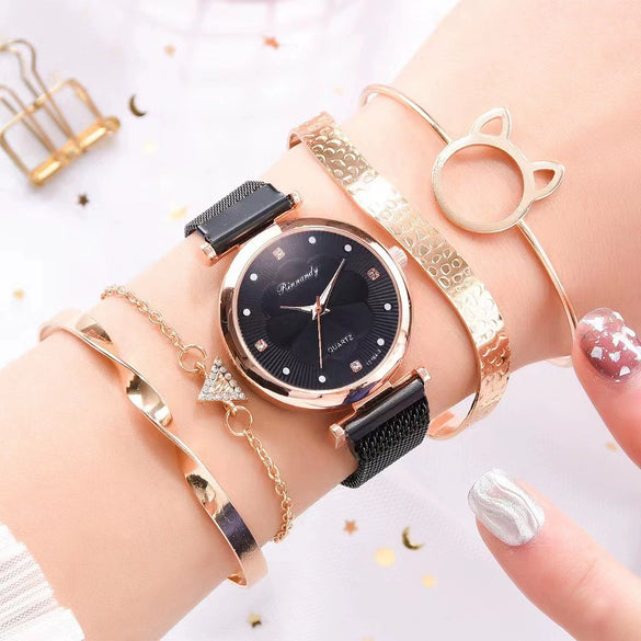 Women's Casual Alloy Case Quartz Watch Fivepiece Set With Magnet Strap And Diamond Flower Design