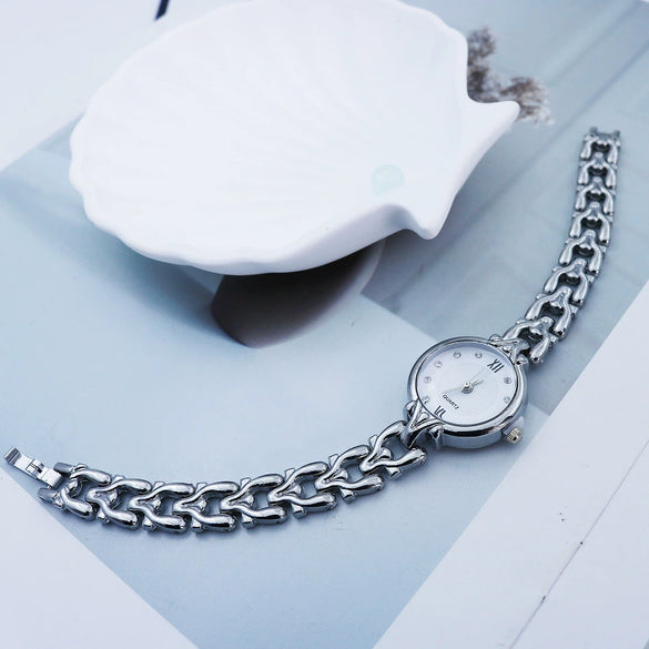 Women's Casual Alloy Quartz Watch With Round Dial And Stainless Steel Jewelry Buckle