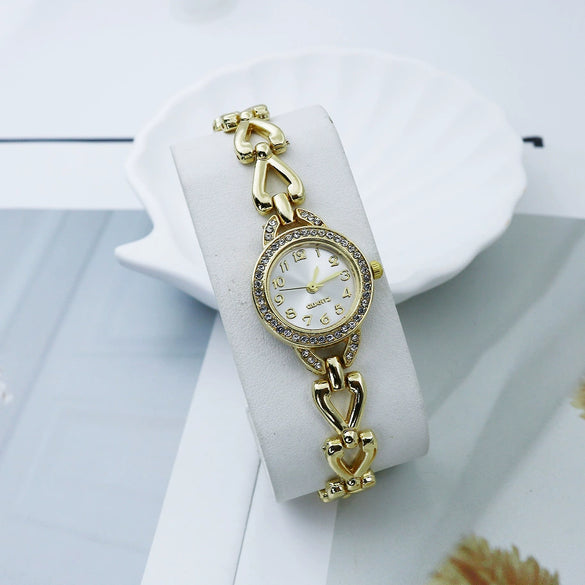 Women's Casual Fashion Quartz Watch With Alloy Case And Strap Round Dial