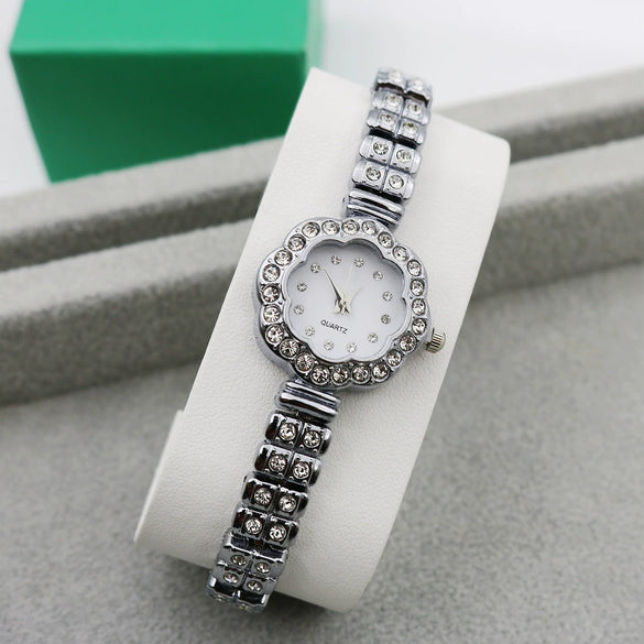 Women's Casual Metal And Stainless Steel Quartz Bracelet Watch With Round Dial