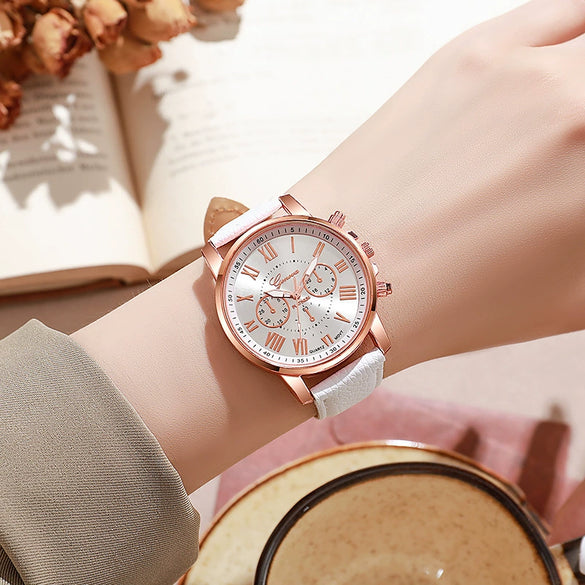Women's Casual Plastic Case Imitation Leather Belt Round Dial Quartz Watch