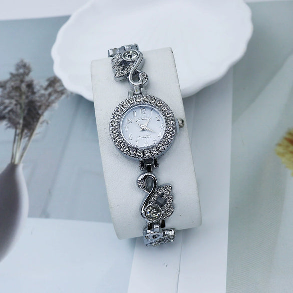 Women's Casual Quartz Bracelet Watch Alloy Material Round Dial