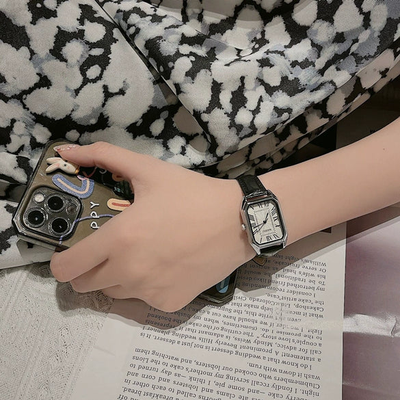 Women's Casual Retro Rectangular Alloy Belt Watch In Artistic Style