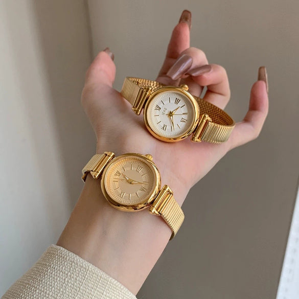 Women's Casual Round Alloy Case Imitation Leather Strap Watch With Roman Numeral Retro Style