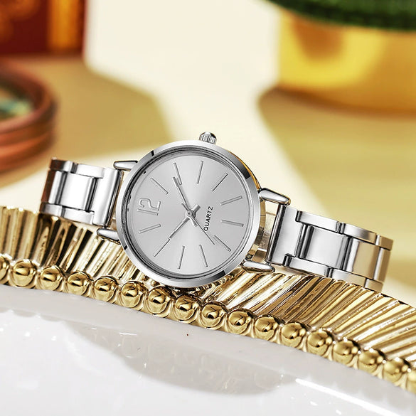 Women's Casual Simple Round Quartz Watch With Stainless Steel Belt And Alloy Case