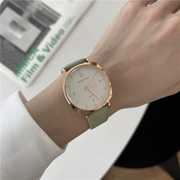 Women's Casual Square Quartz Watch Alloy Case Ordinary Glass Mirror