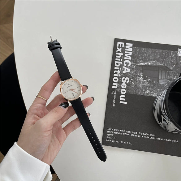 Women's Casual Square Quartz Watch Alloy Case Ordinary Glass Mirror