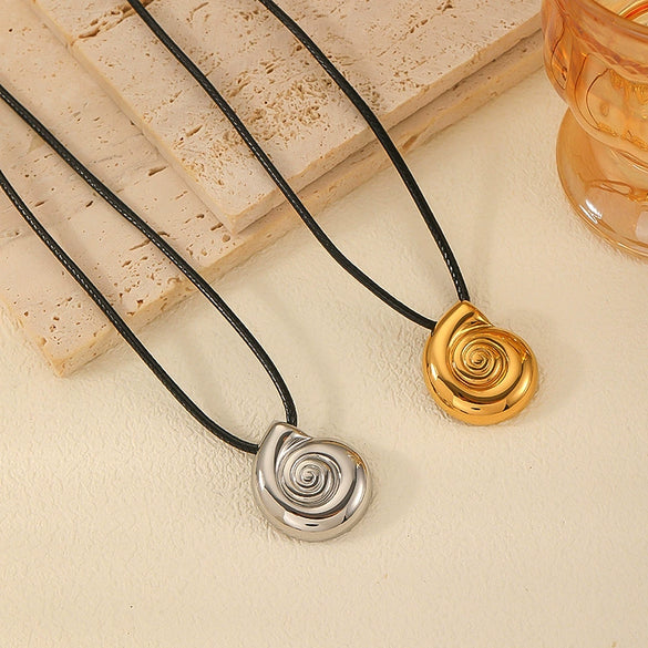 Women's Casual Style Geometric Conch Titanium Steel And Stainless Steel Necklace With Electroplating And O Shaped Chain