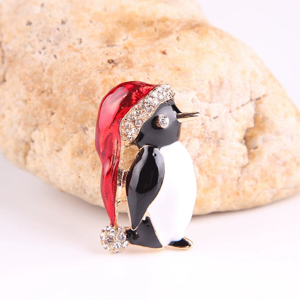 Women's Christmas Penguin Brooch Pin With Rhinestone Detailing And Electroplated Alloy Animal Jewelry Design