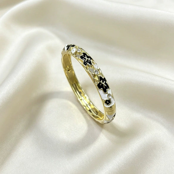 Women's Cloisonné Enamel Grape Leaf Bracelet With Hollow Openwork Botanical Design And Elegant Plated Finish