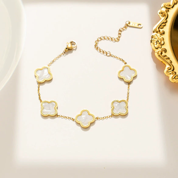 Women's Clover Geometric Titanium Steel Stud Earrings With Electroplating Treatment