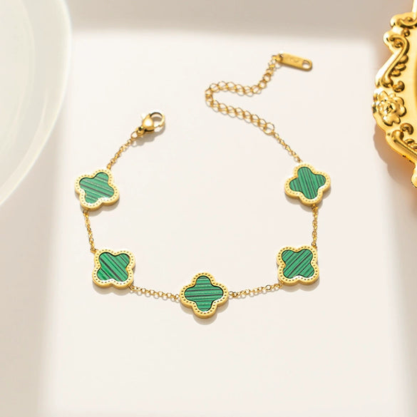 Women's Clover Geometric Titanium Steel Stud Earrings With Electroplating Treatment