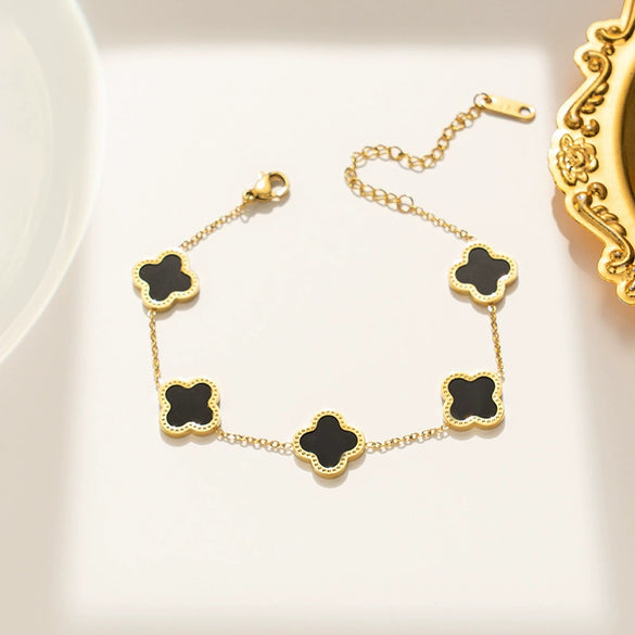 Women's Clover Geometric Titanium Steel Stud Earrings With Electroplating Treatment