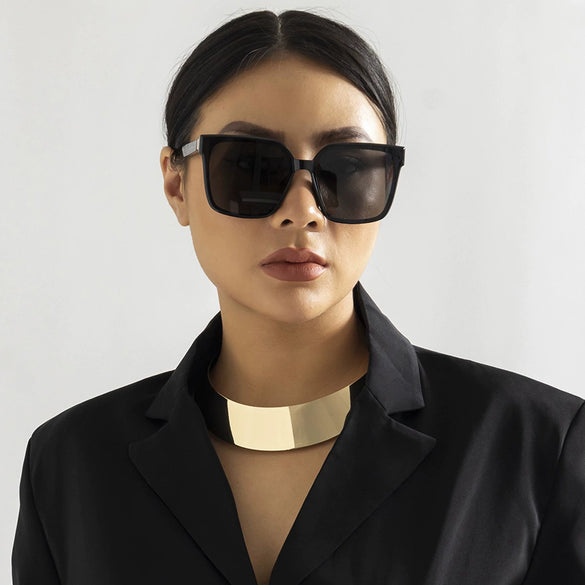 Women's Cold Style Geometric Iron Necklace With Imitation Pearl And Glossy Electroplated Metal Ring Pendant