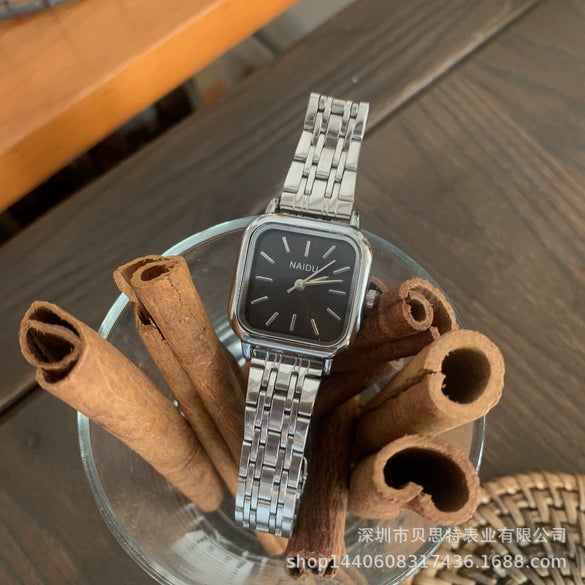 Women's Cold Style Square Alloy Case Steel Band Quartz Watch With Ordinary Glass Mirror