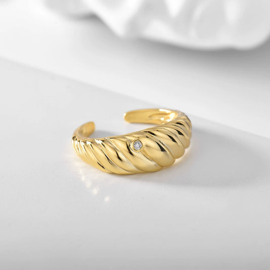 Women's Copper Croissant Ring With Cattle Pattern And Electroplating