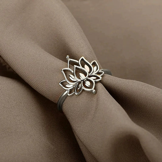 Women's Copper Finger Ring With Flower And Geometric Pattern Antique Exquisite Electroplated Pastoral Style