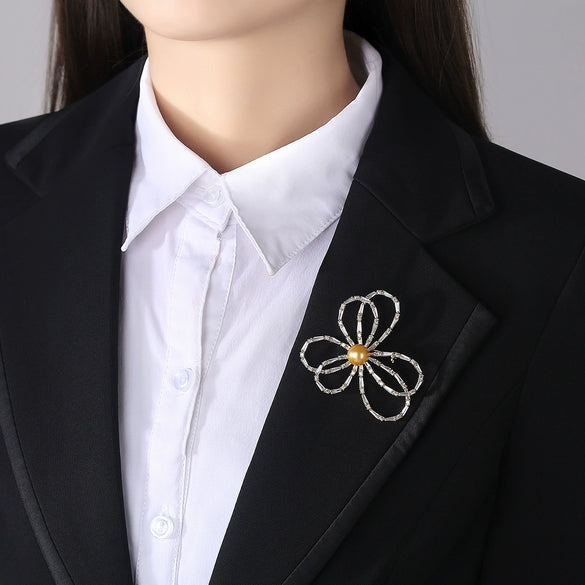 Women's Copper Floral Bow Brooch With Pearl And Zircon Accents Electroplated Simple Fashion Pin