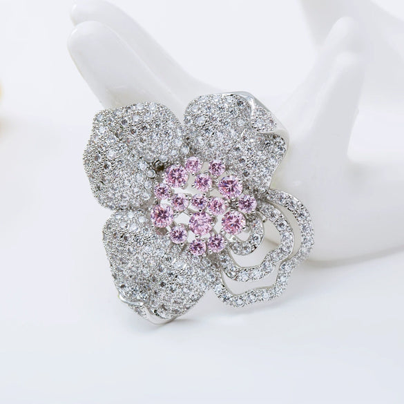 Women's Copper Flower Brooch Pin With Micro Inlaid Zircon Geometric Design Electroplated Simple Clothing Accessory