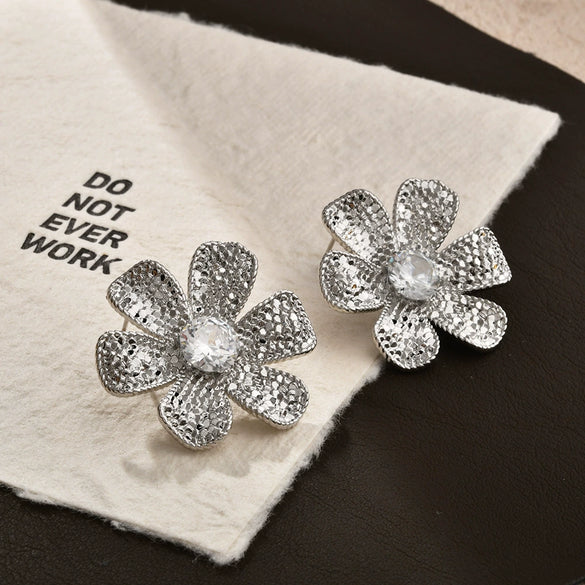 Women's Copper Flower Stud Earrings With Metal Scale Pattern And Electroplated Finish Elegant Fashion Statement Jewelry
