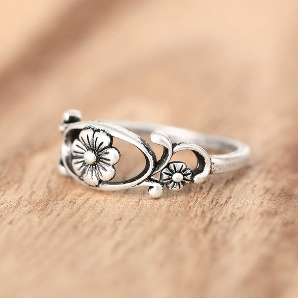 Women's Copper Geometric Hollow Flower Ring With Electroplating
