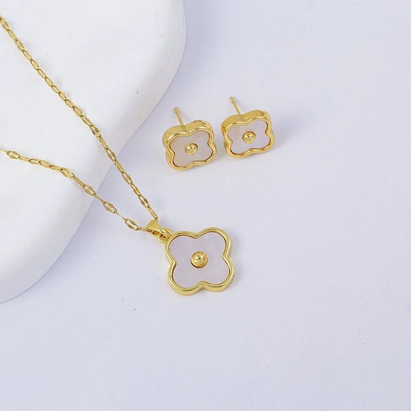 Women's Copper Geometric Light Luxury Electroplated Pendant Necklace With O Word Chain