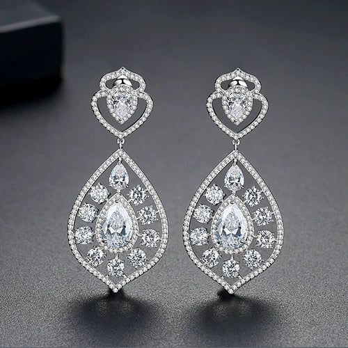 Women's Copper Geometric Long Pendant Earrings Simple Electroplated Fashion Statement Earrings For Elegant Evening Wear